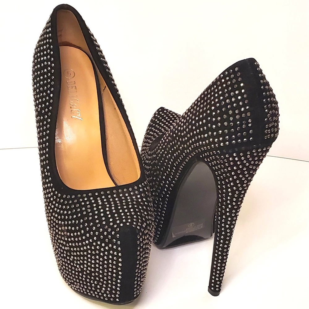 Delicacy platform heels